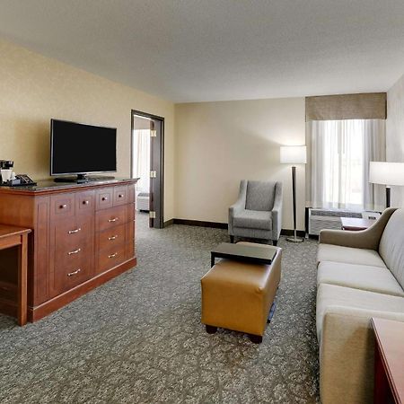 Drury Inn & Suites Marion Esterno foto