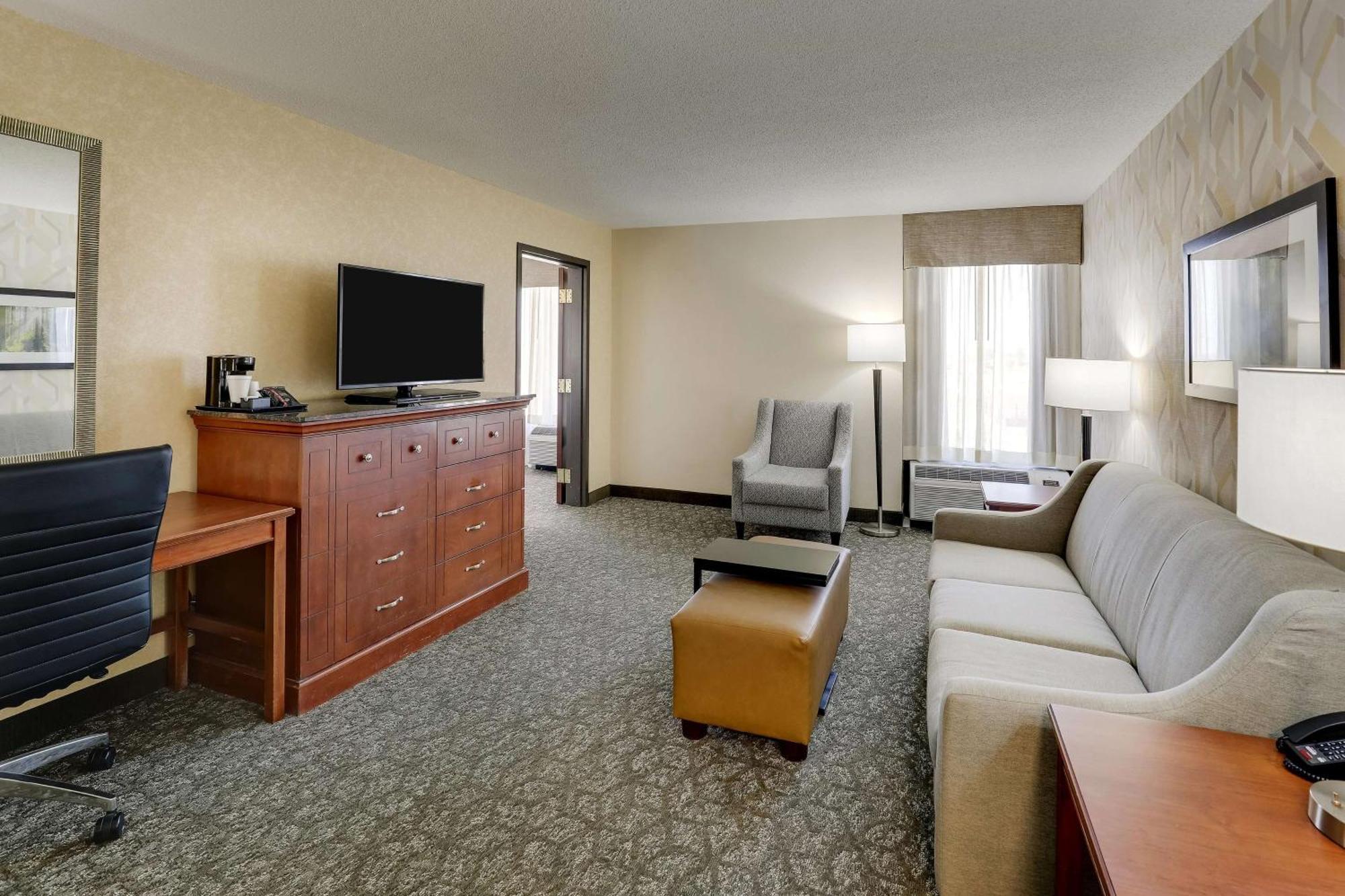 Drury Inn & Suites Marion Esterno foto