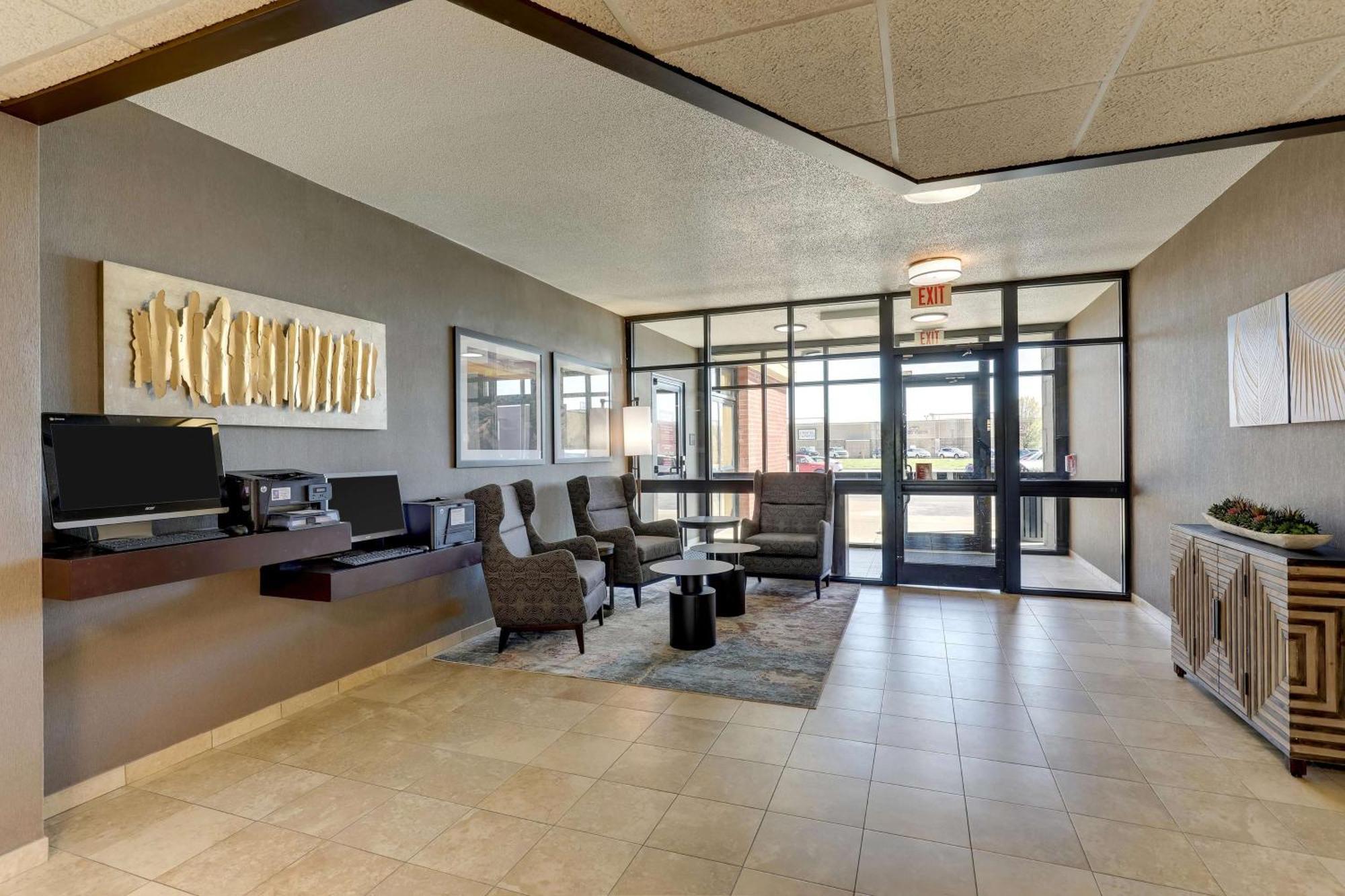 Drury Inn & Suites Marion Esterno foto