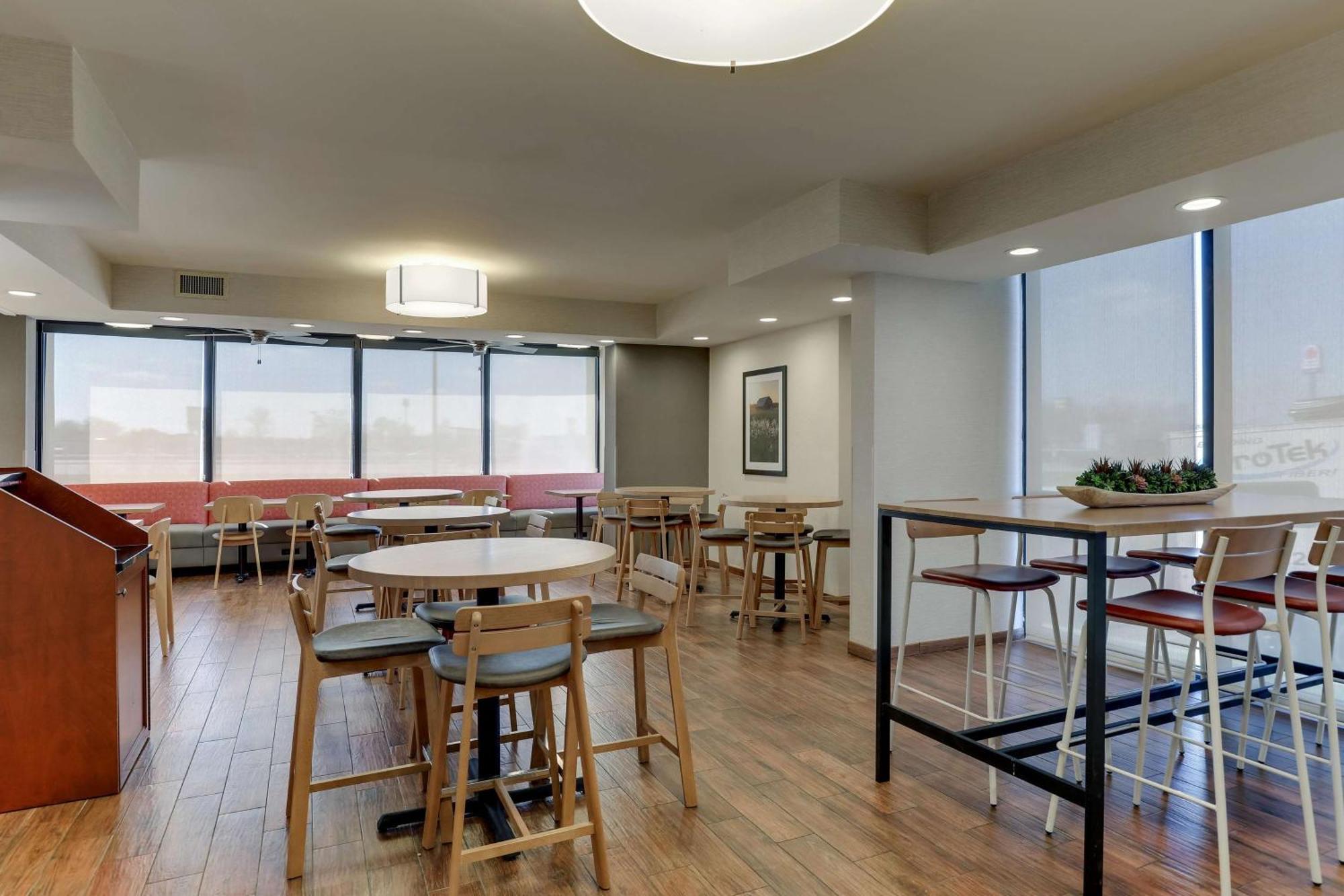 Drury Inn & Suites Marion Esterno foto