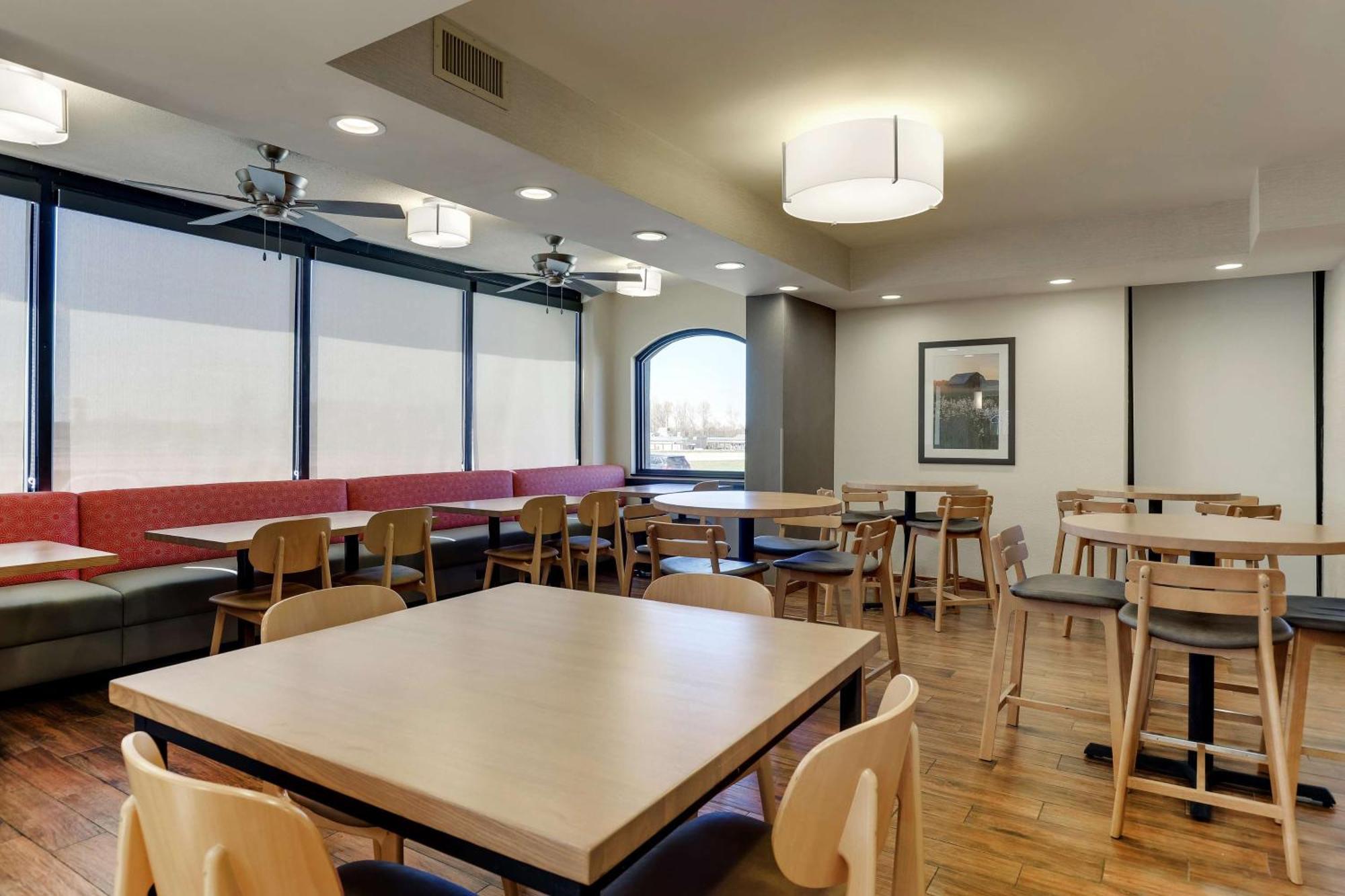 Drury Inn & Suites Marion Esterno foto