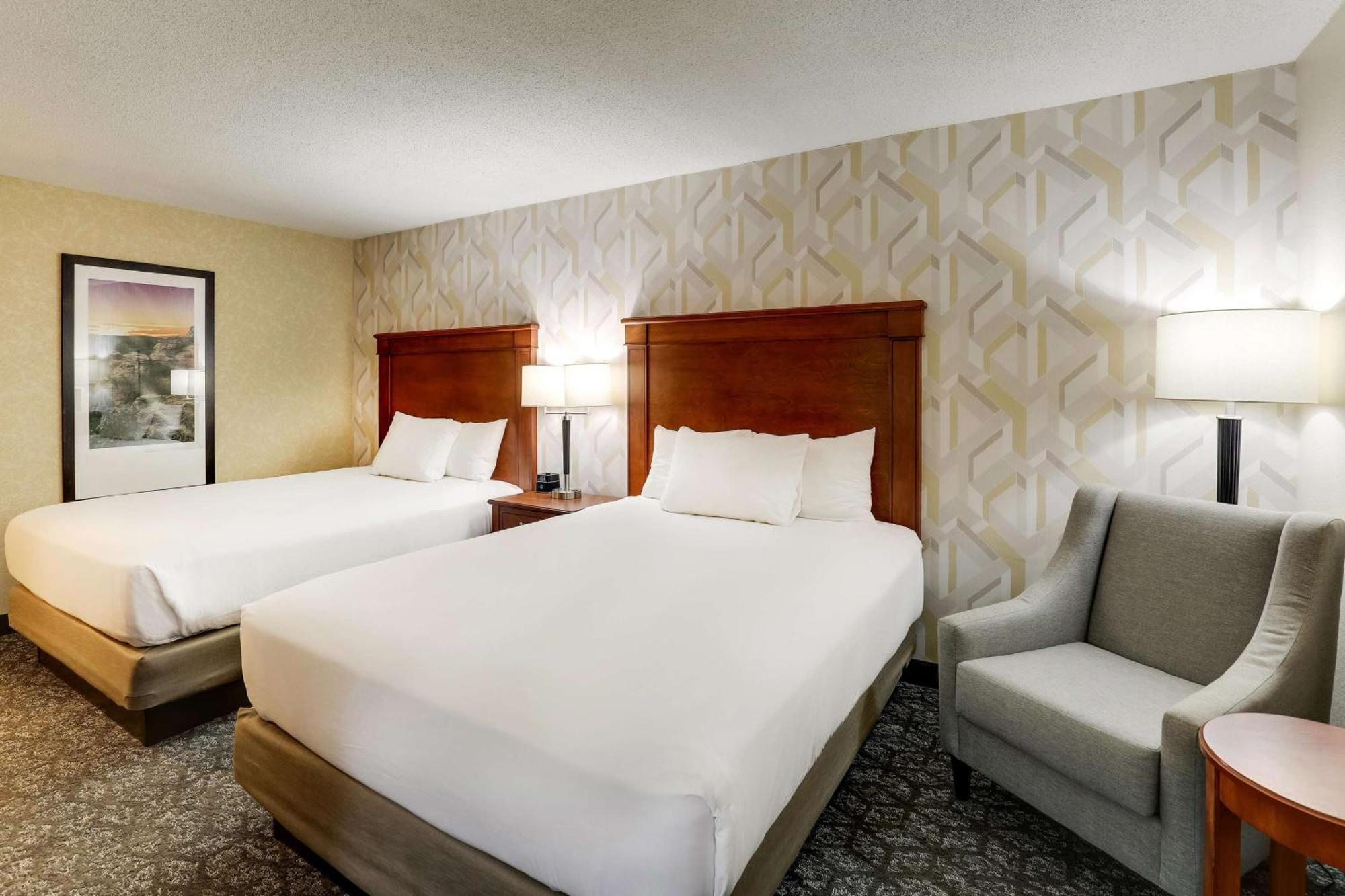 Drury Inn & Suites Marion Esterno foto