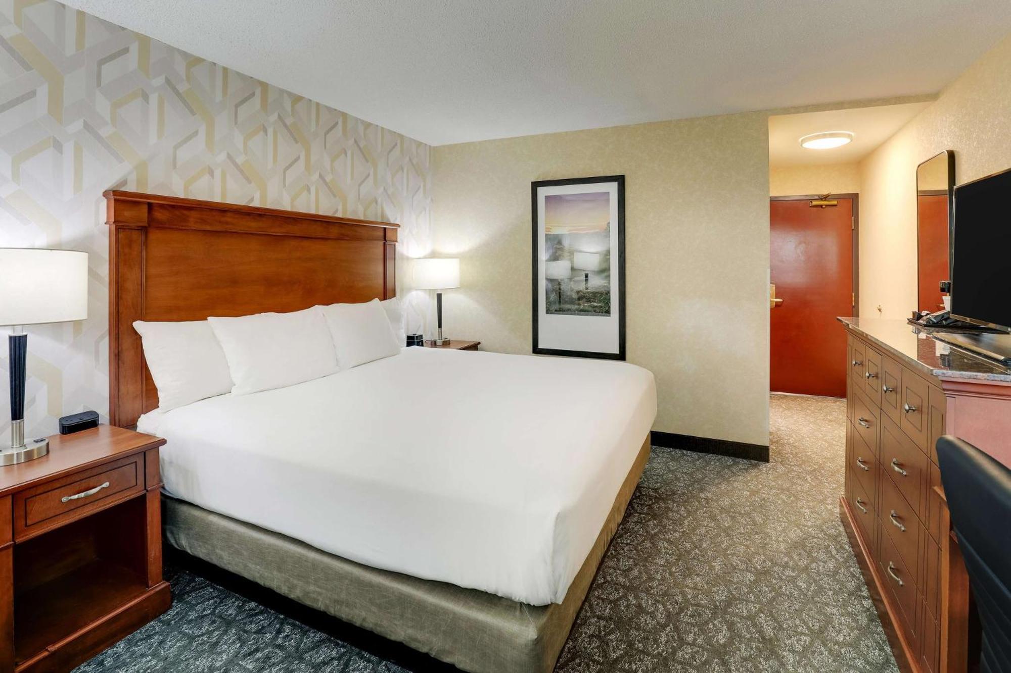 Drury Inn & Suites Marion Esterno foto