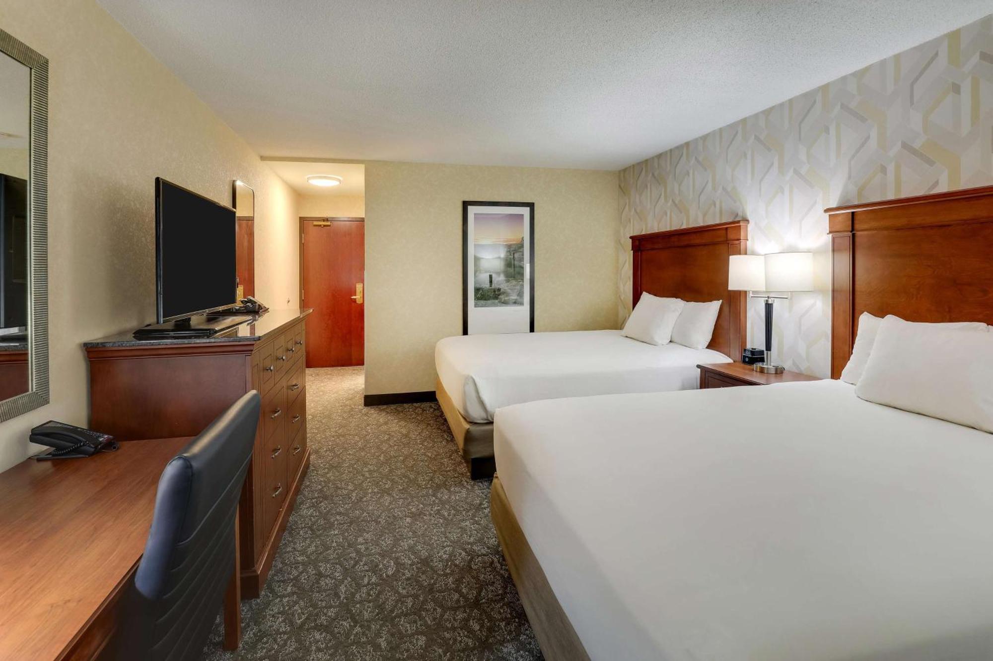 Drury Inn & Suites Marion Esterno foto