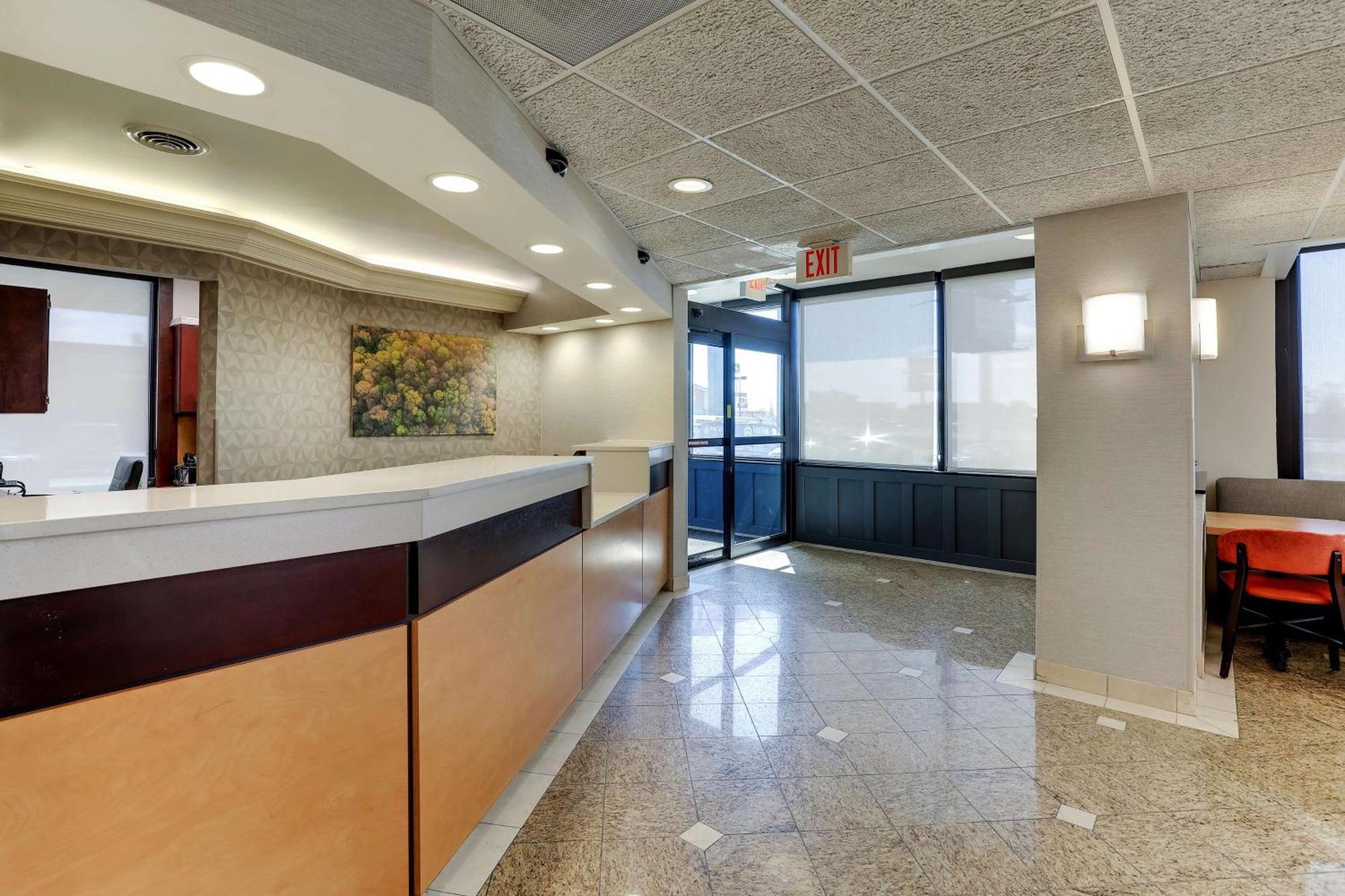Drury Inn & Suites Marion Esterno foto