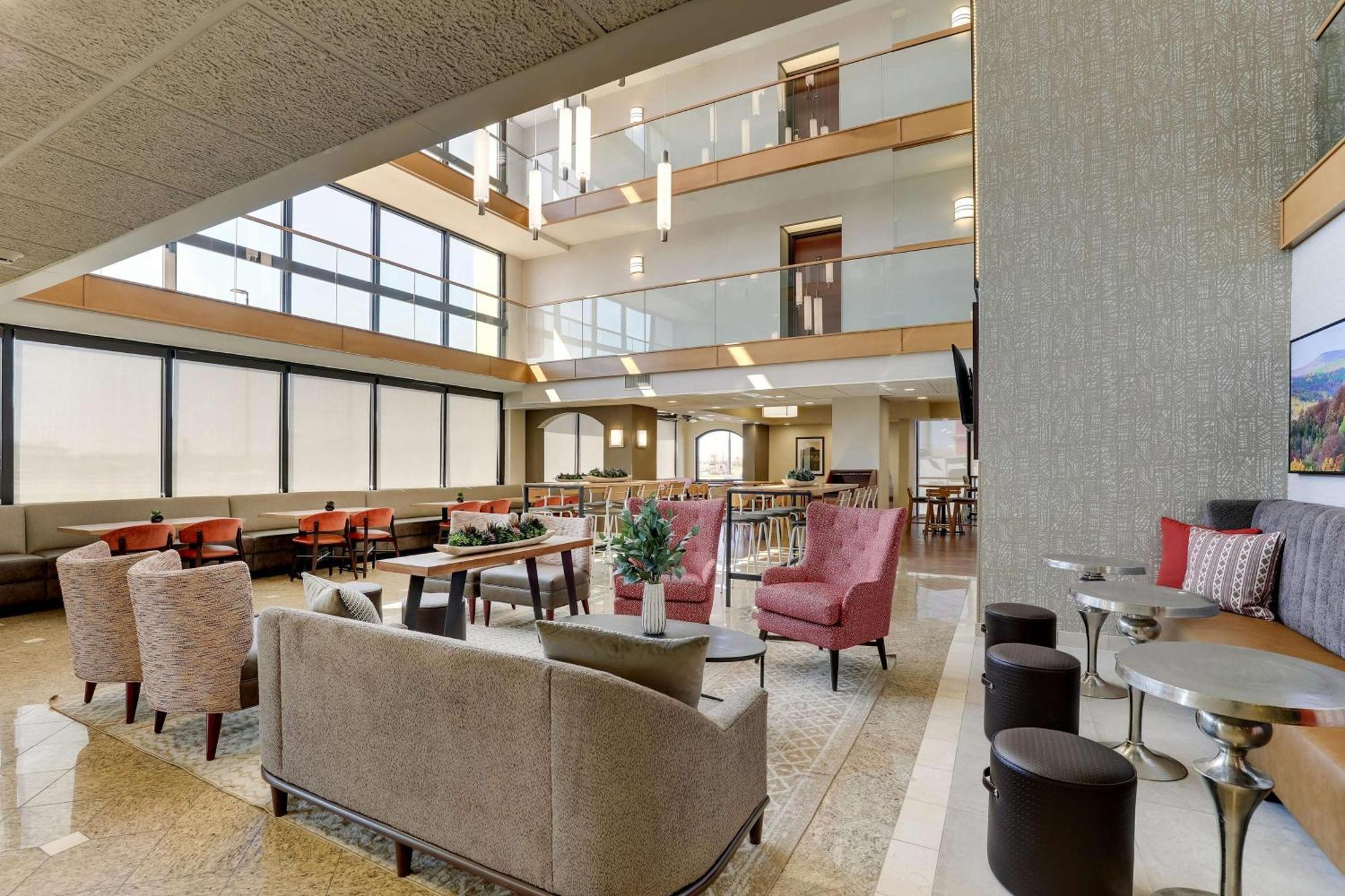 Drury Inn & Suites Marion Esterno foto