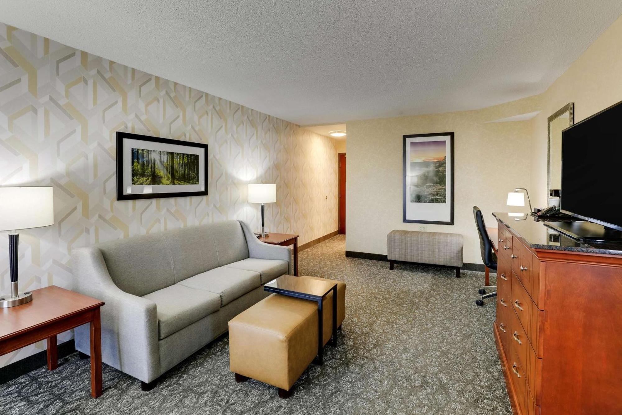 Drury Inn & Suites Marion Esterno foto