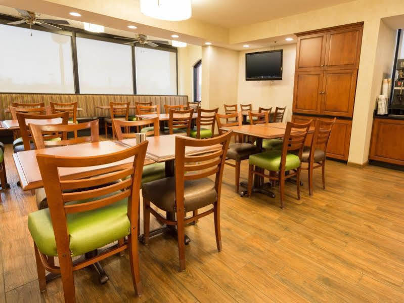 Drury Inn & Suites Marion Esterno foto